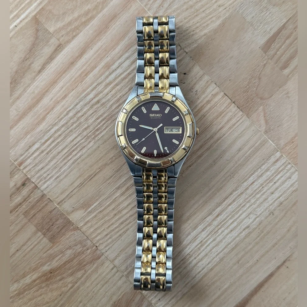 Seiko Rare Vintage Men’s Watch Burgundy Dial Two-Tone Bracelet Case Date Window